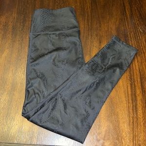 Mona B size M snake print leggings